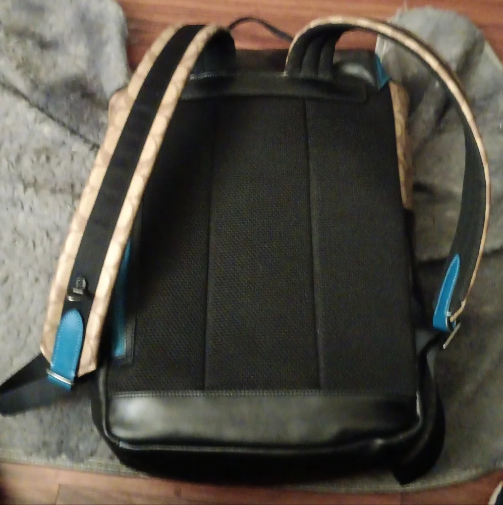 Coach backpack - Picture 2 of 4
